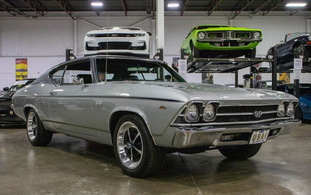 1969 Chevrolet Chevelle SS, stock 2021, front three-quarter view
