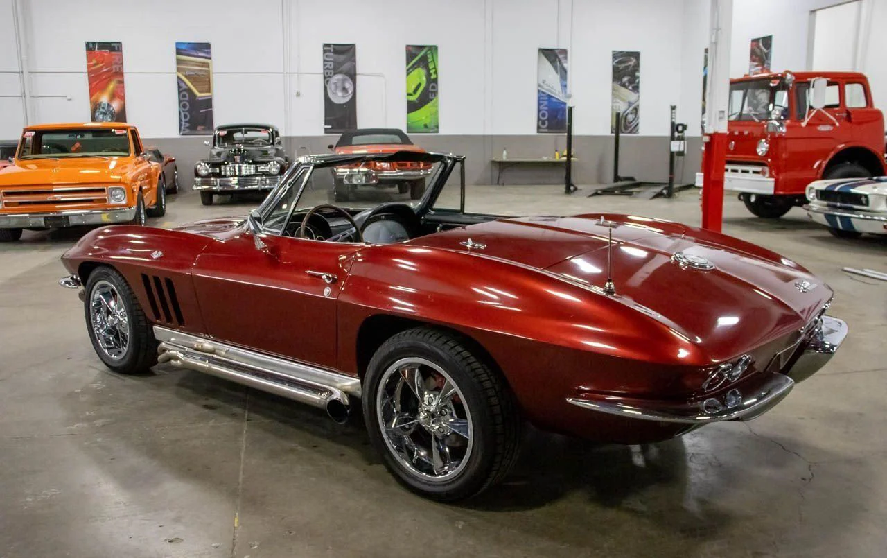 1965 Chevrolet Corvette, stock 2023, front three-quarter view