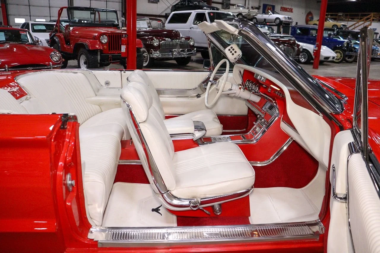 1965 Ford Thunderbird — gallery view 11