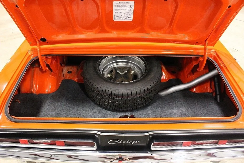 1971 Dodge Challenger — gallery view 9