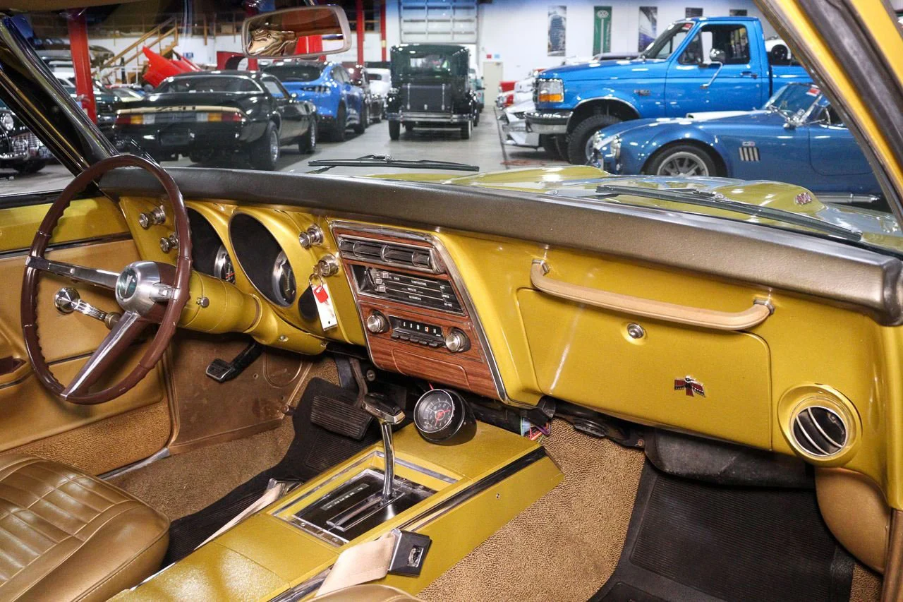 1967 Pontiac Firebird — gallery view 10
